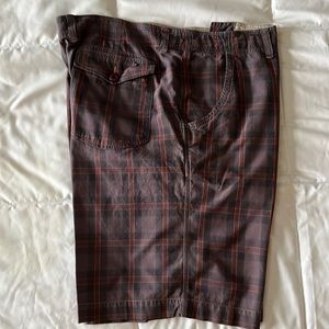 Men’s True Grit casual shorts.